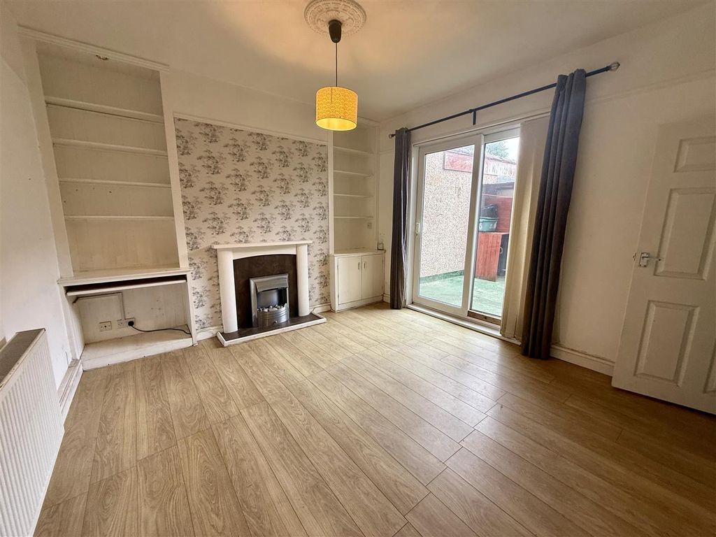 Property photo 3 of 9 Dining Room