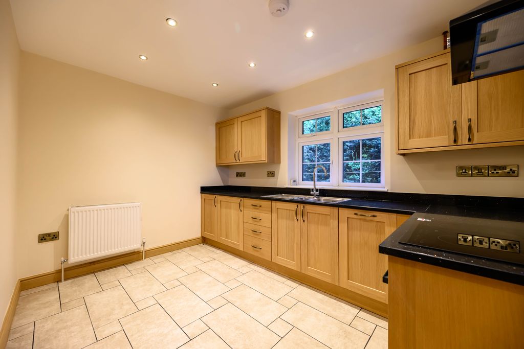 Property photo 3 of 21 Dsc_9818-Hdr