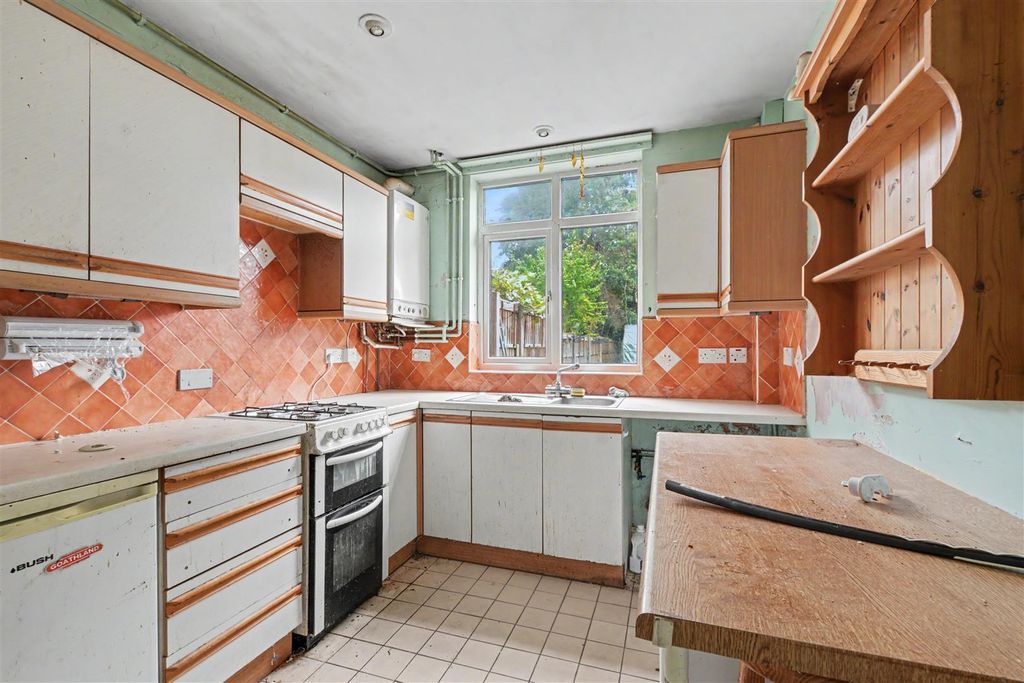 Property photo 3 of 15 Kitchen