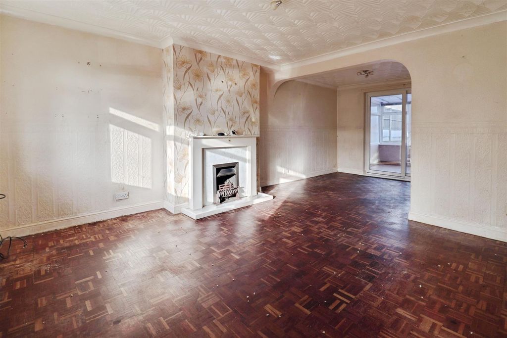 Property photo 2 of 15 3Df836Bc-Img_4974-Img_4976.Jpg