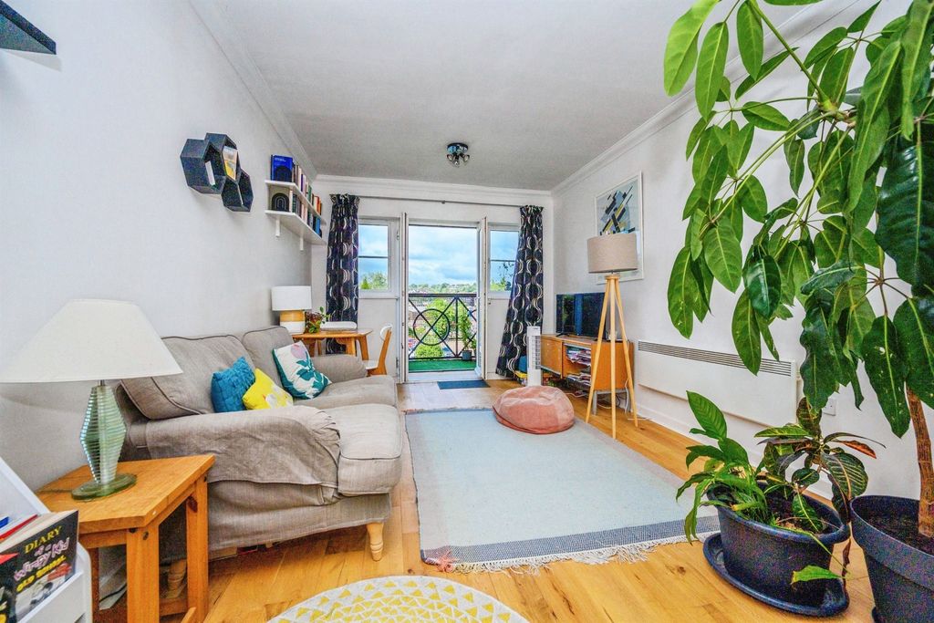 Property photo 2 of 14