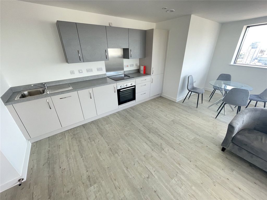 Property photo 3 of 8 Picture No. 06