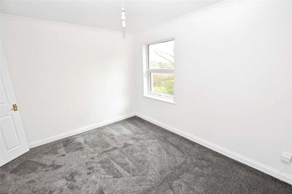 Property photo 3 of 6 Bedroom