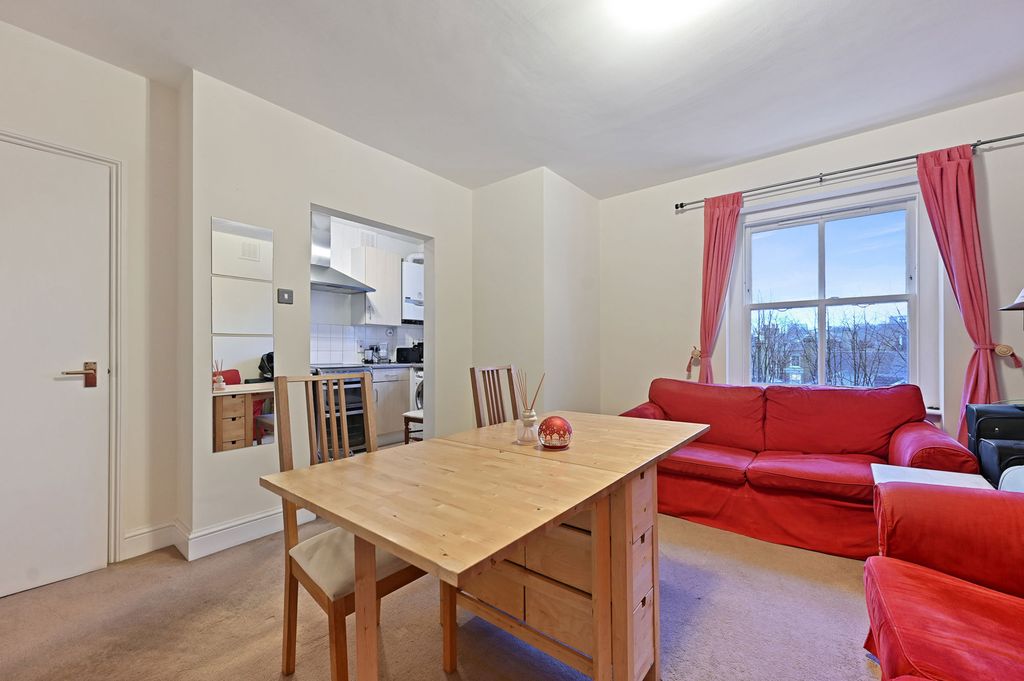 Property photo 3 of 7