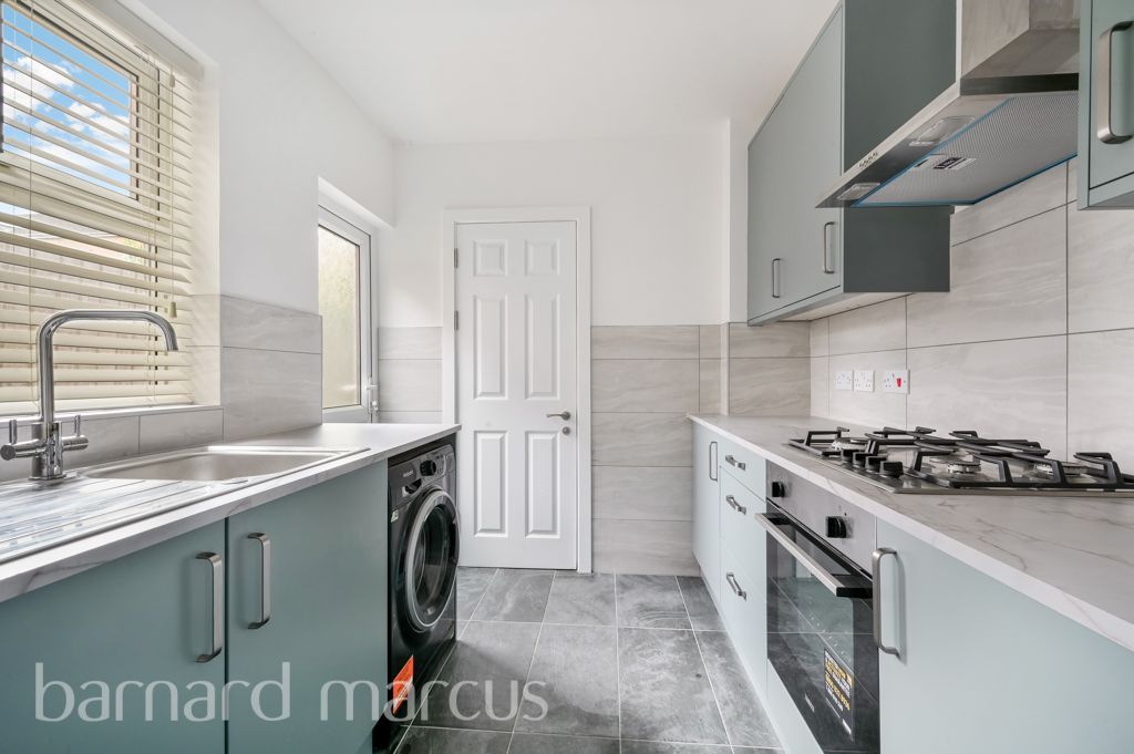 Property photo 1 of 8 Kitchen