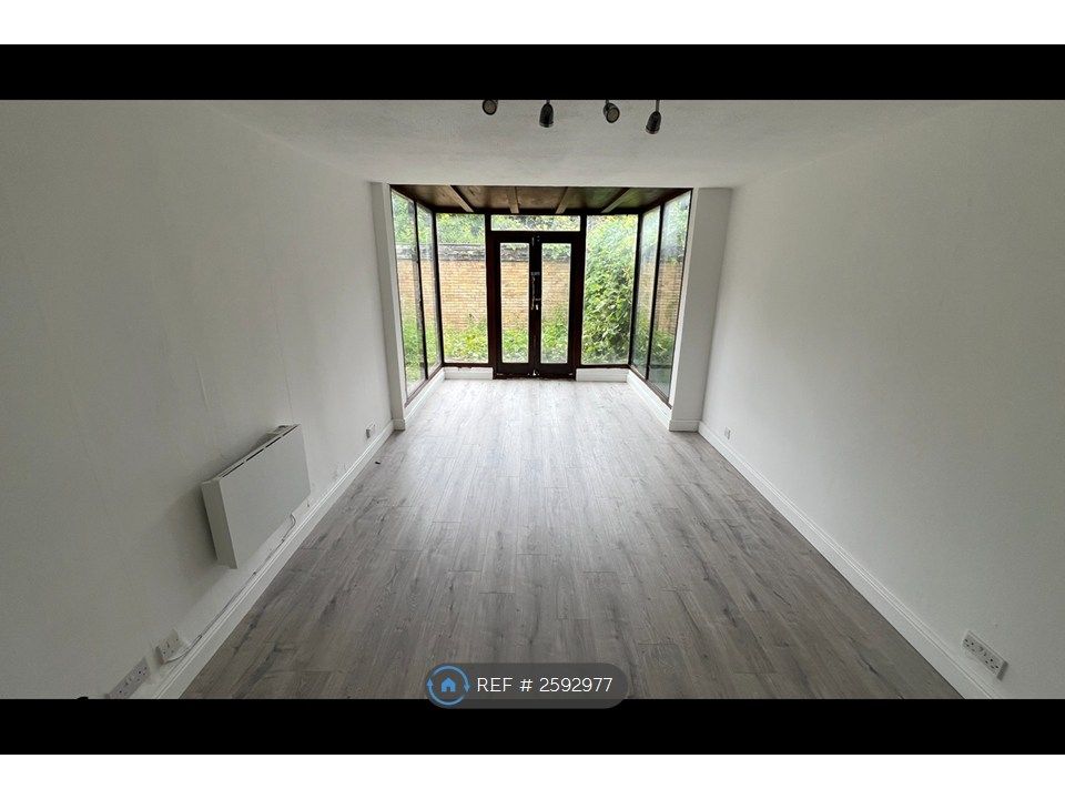 Property photo 3 of 8 Open Plan Living Room (Garden View)