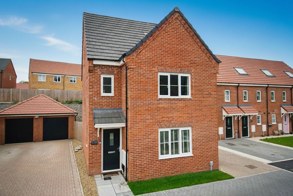 Property photo 1 of 31