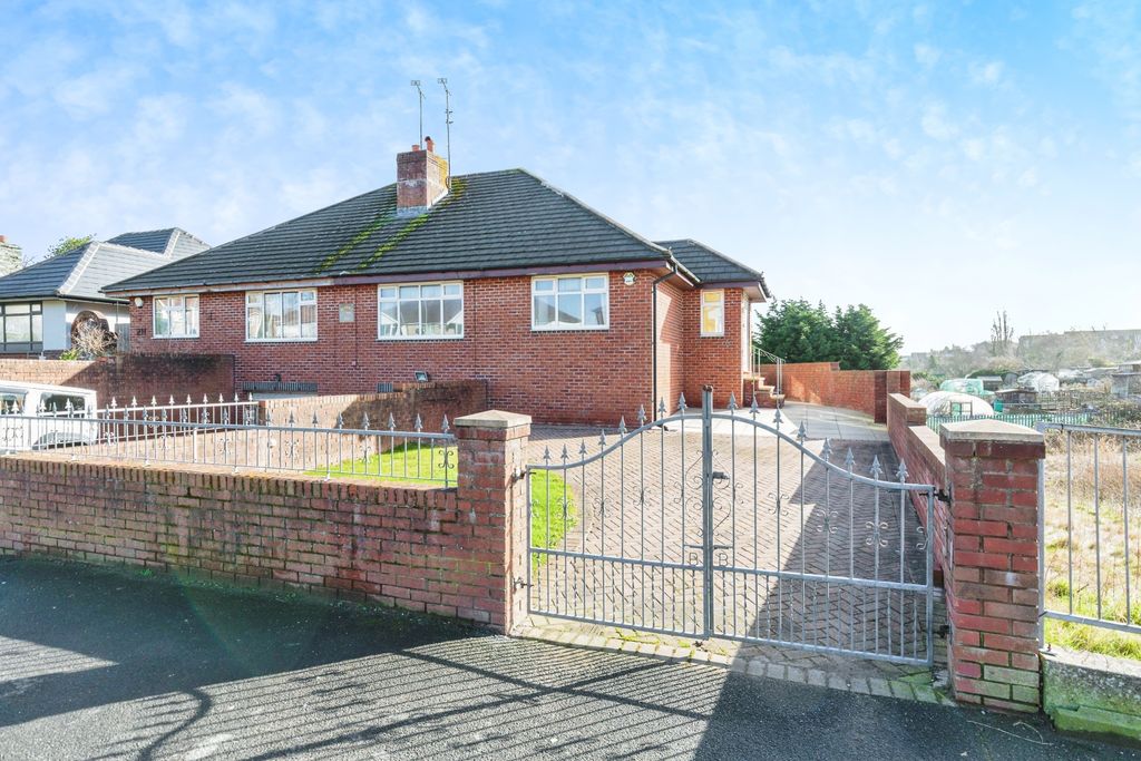 Property photo 1 of 20 Exterior