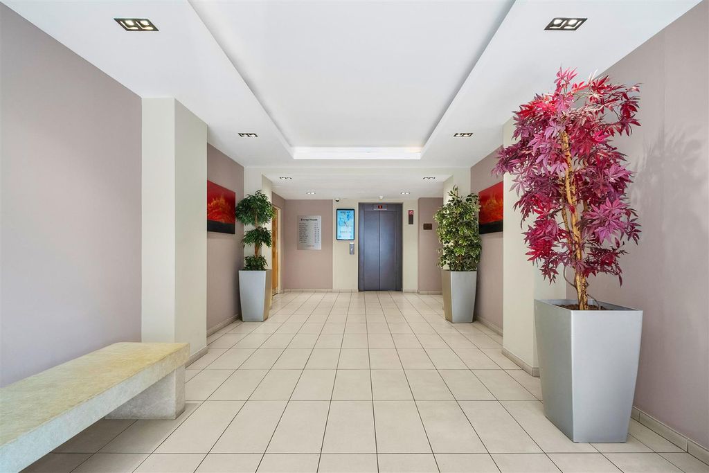 Property photo 3 of 17 Internal Communal Area &amp; Lift.Jpg
