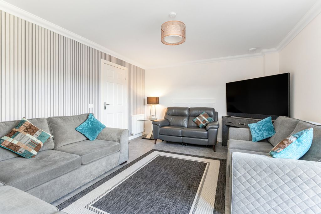 Property photo 2 of 18 Property Image 2