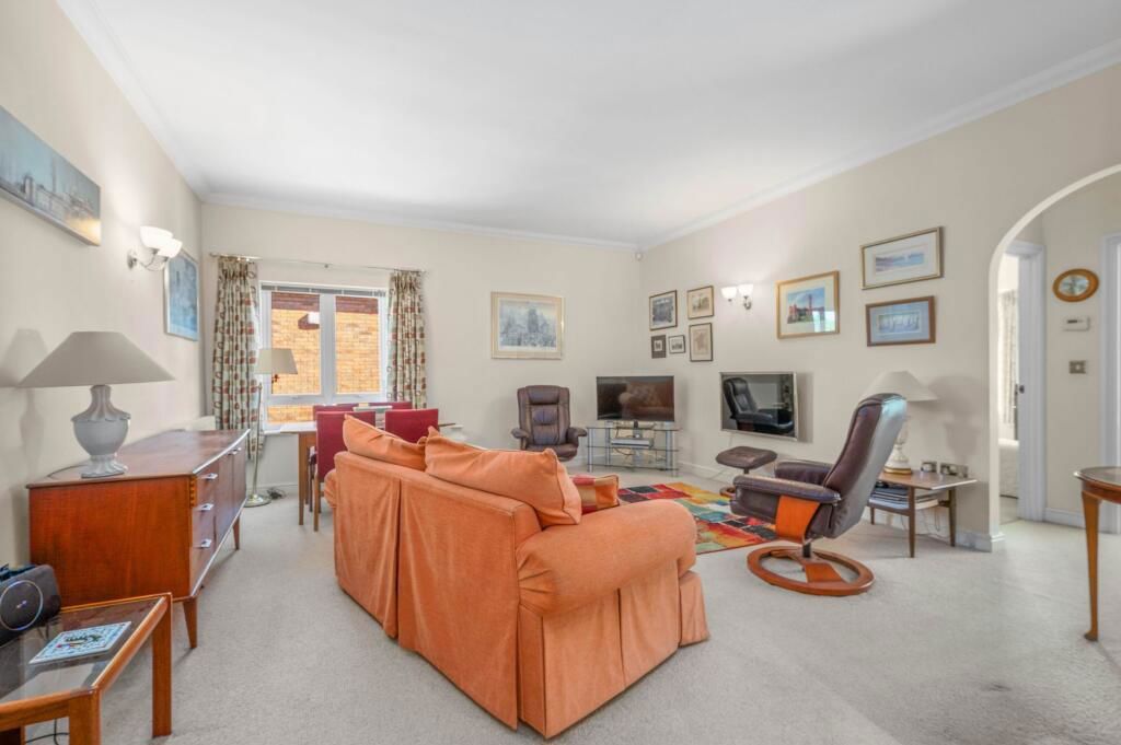 Property photo 2 of 20