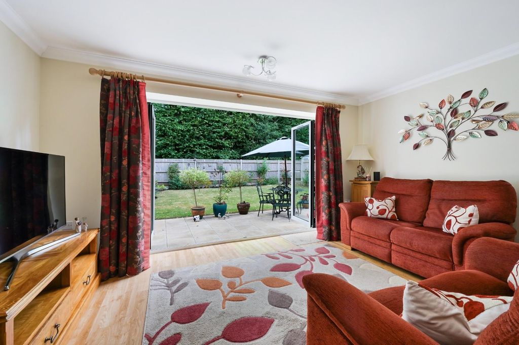 Property photo 2 of 13 Stanton Grove