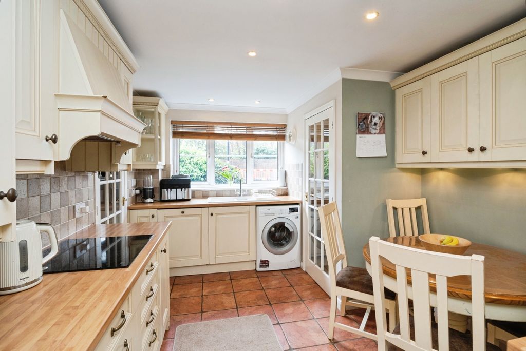 Property photo 3 of 18 Kitchen/Diner