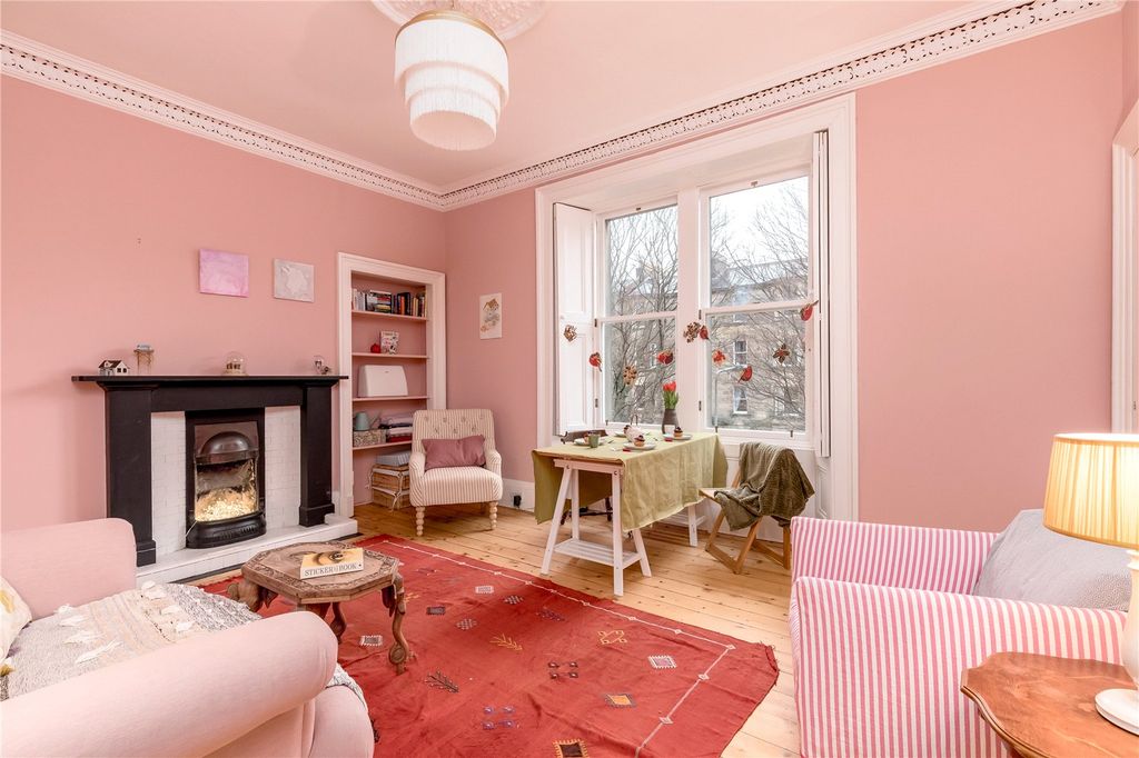 Property photo 2 of 14 Sitting/Dining Room