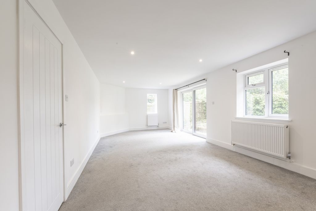 Property photo 3 of 17 Photo 21