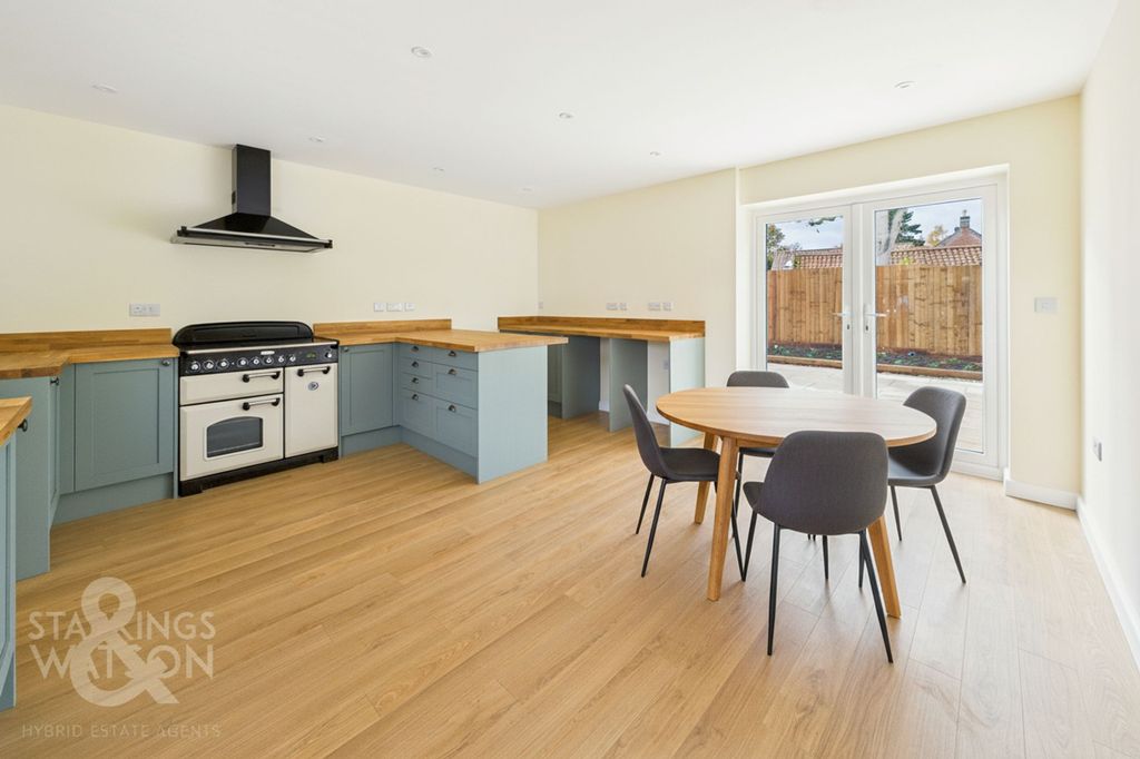 Property photo 3 of 22