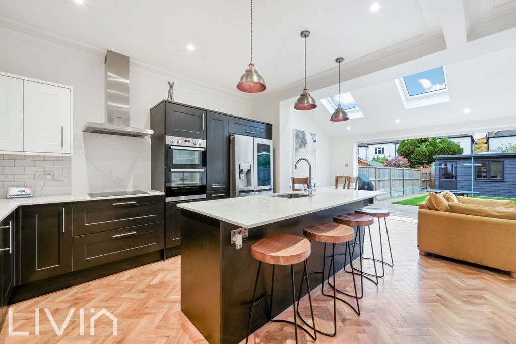 Property photo 2 of 18 Photo 1