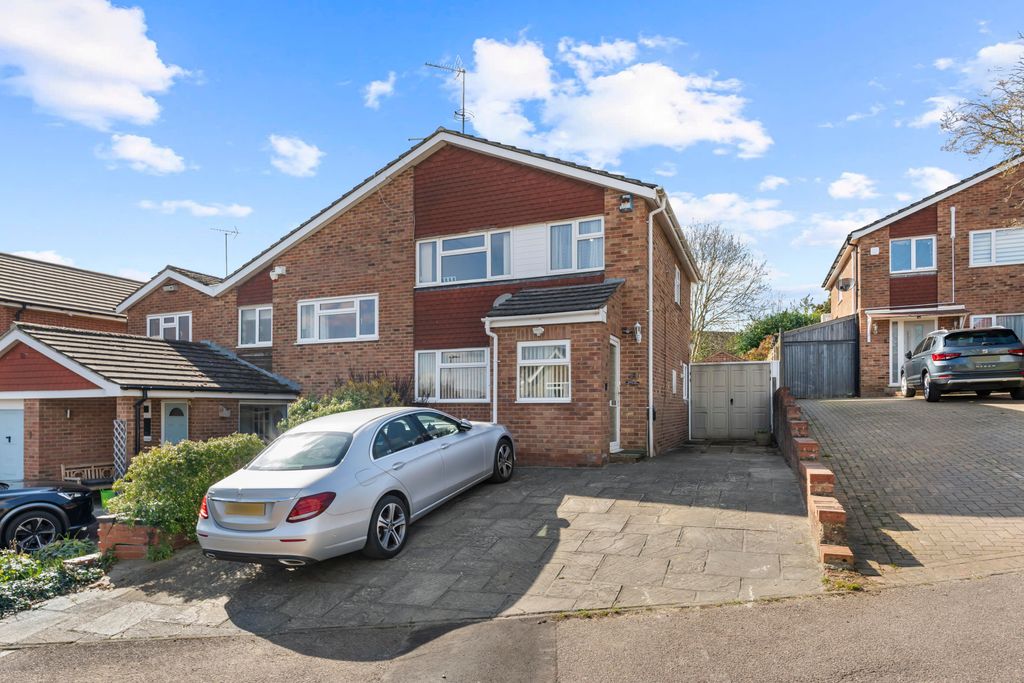 Property photo 1 of 17