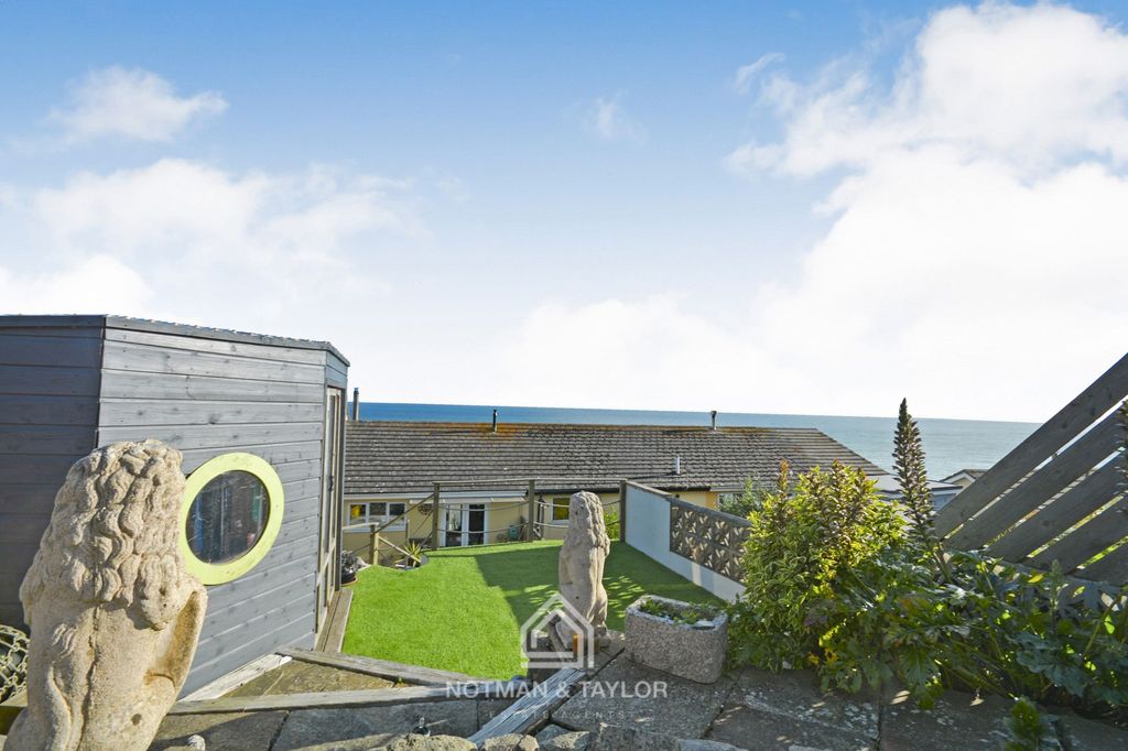 Property photo 3 of 21