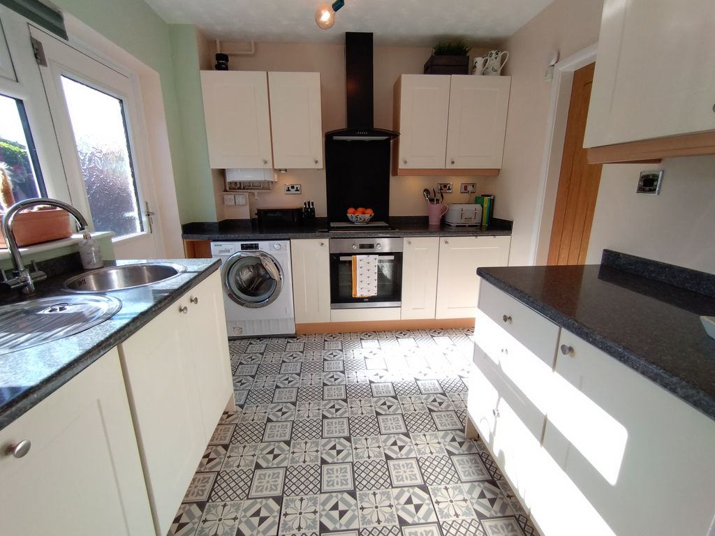 Property photo 3 of 28