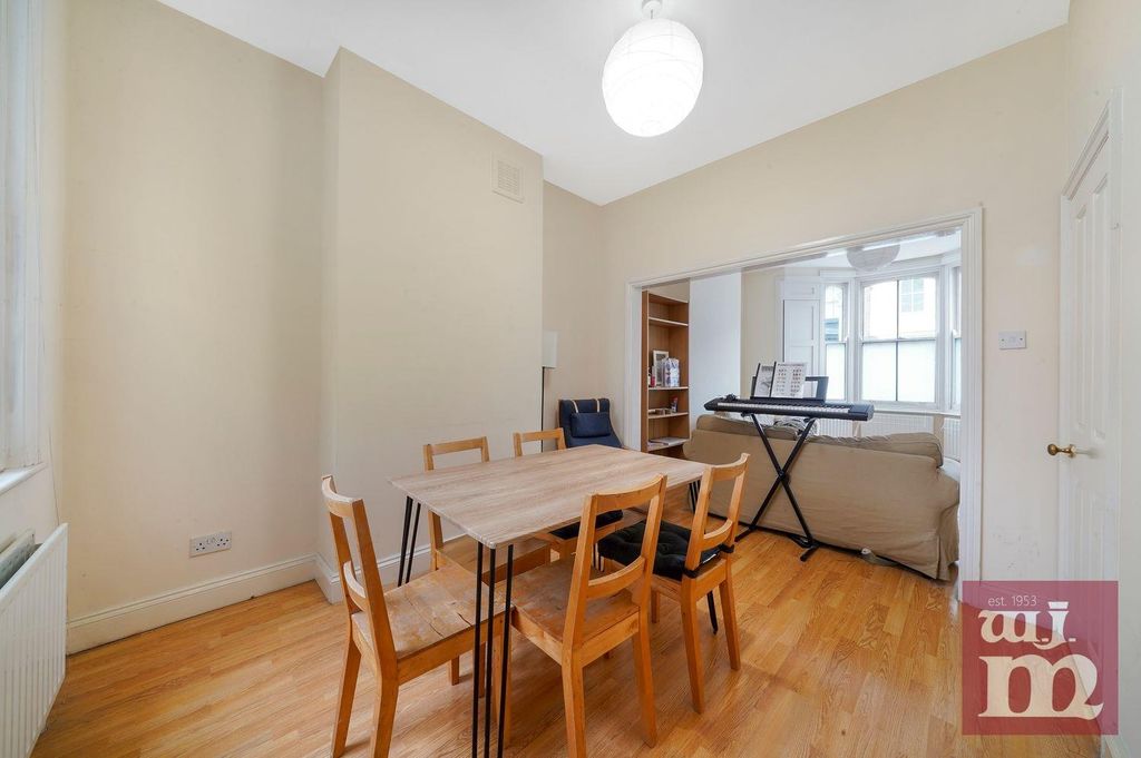 Property photo 3 of 11 Dining Room