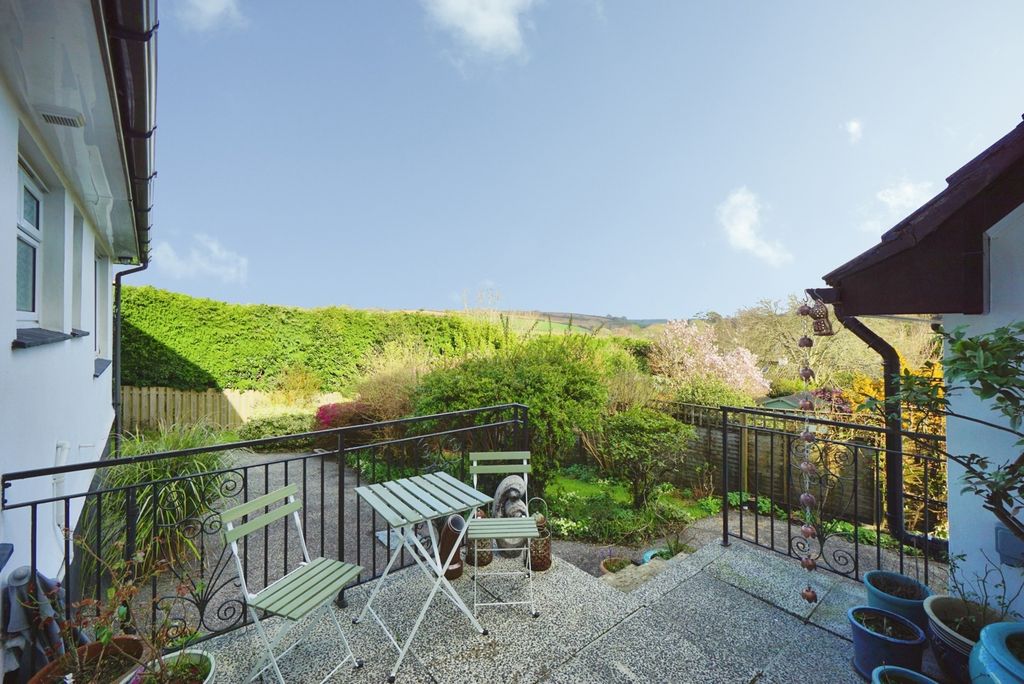 Property photo 3 of 18 Pbox-Img.Jpg