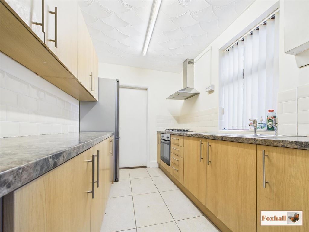 Property photo 2 of 20 Kitchen