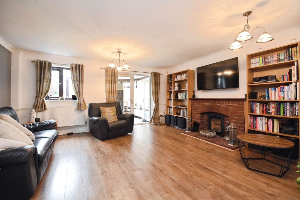 Property photo 3 of 19