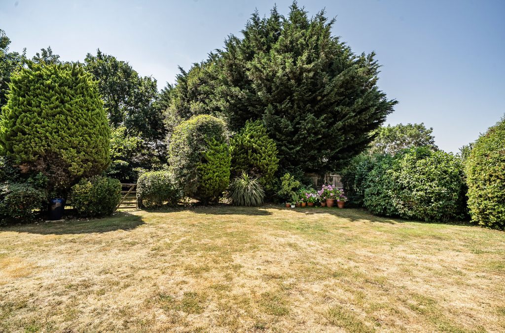 Property photo 2 of 21