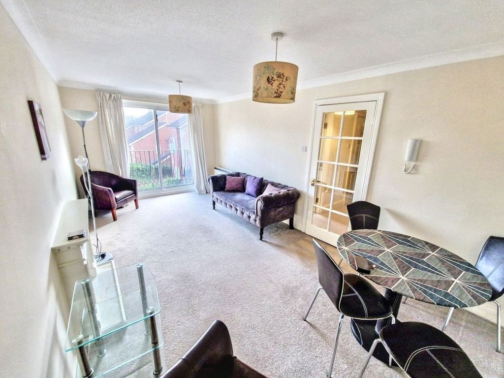 Property photo 2 of 8