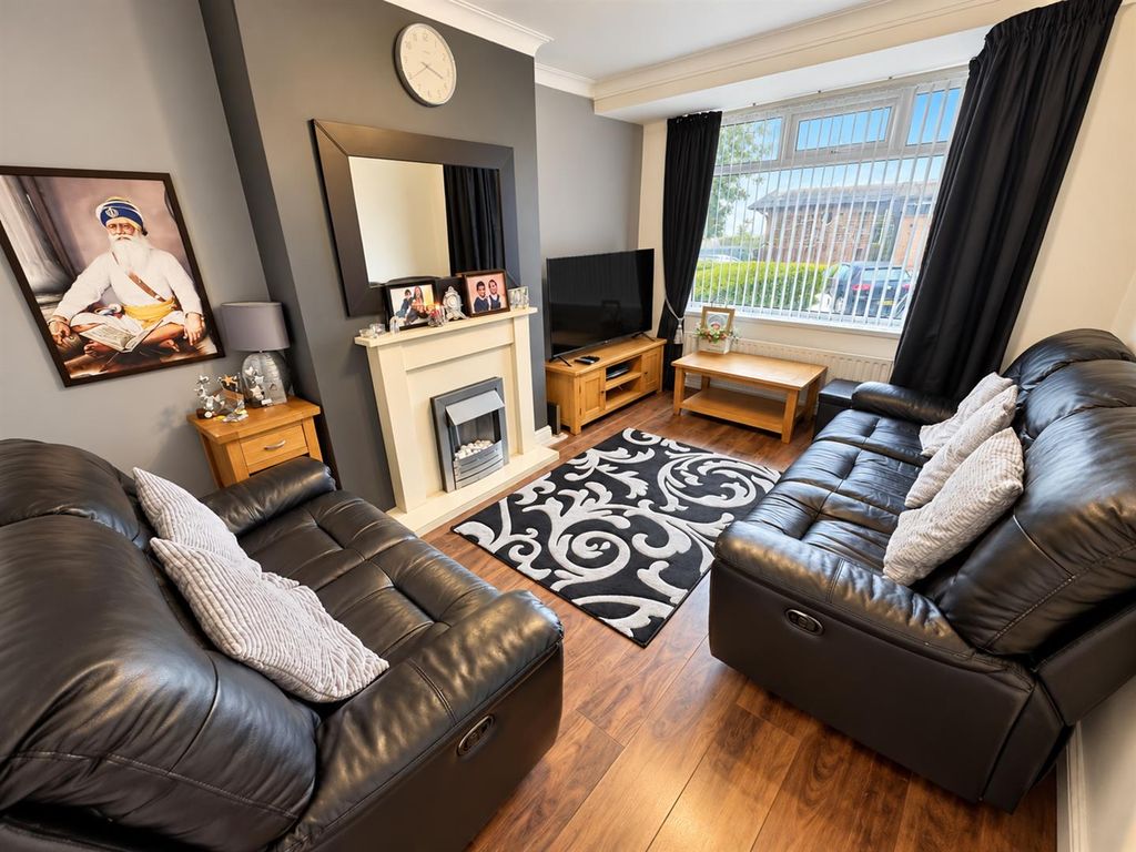 Property photo 2 of 14