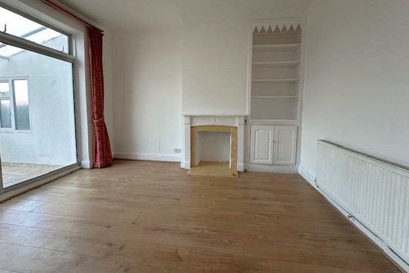 Property photo 2 of 15 Photo 6