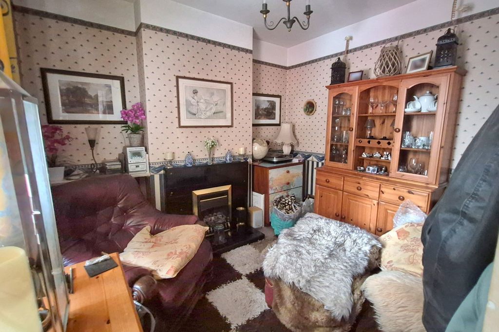 Property photo 2 of 13 7 Etna Road, Bury St Edmunds, Suffolk, Ip33 1Jf