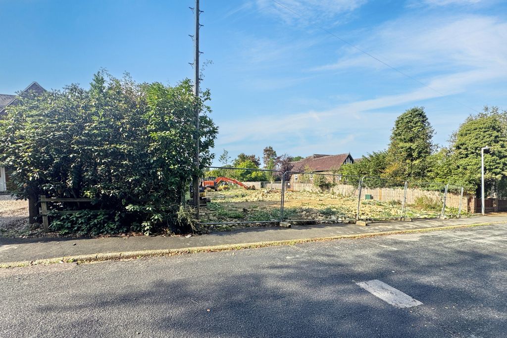 Property photo 3 of 13 10 Shenden Way, Sevenoaks, Kent, Tn13 1Se