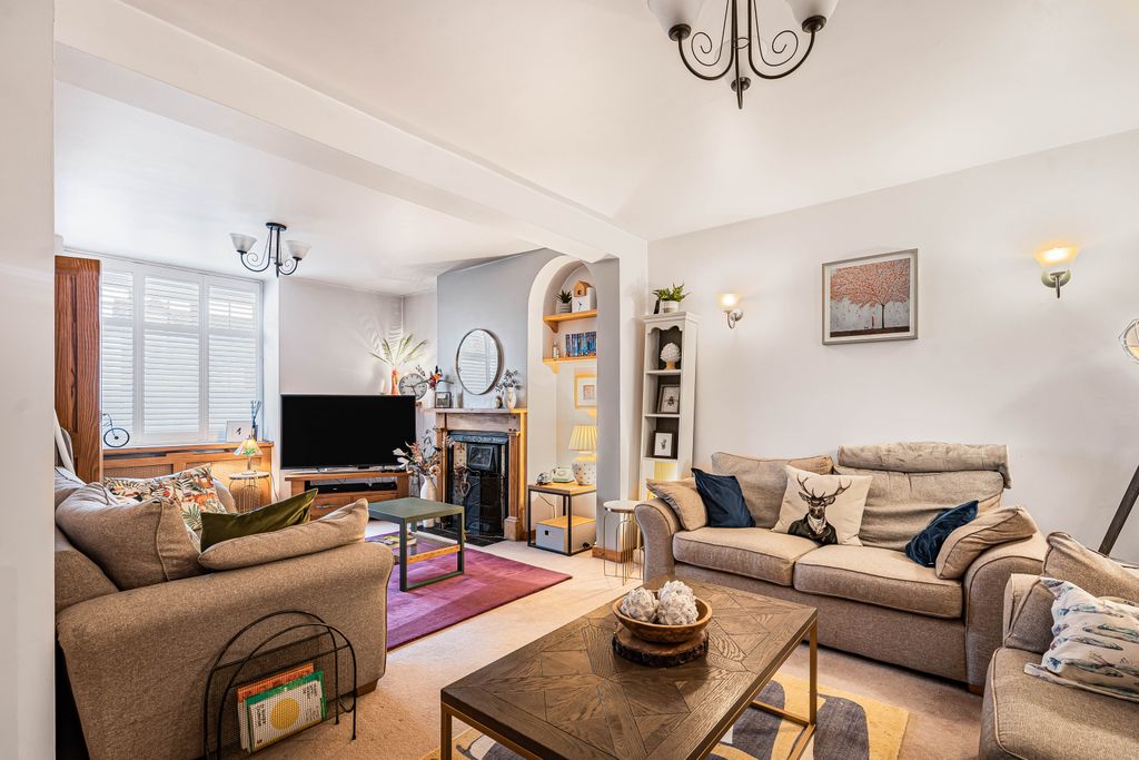 Property photo 3 of 22 Living Room