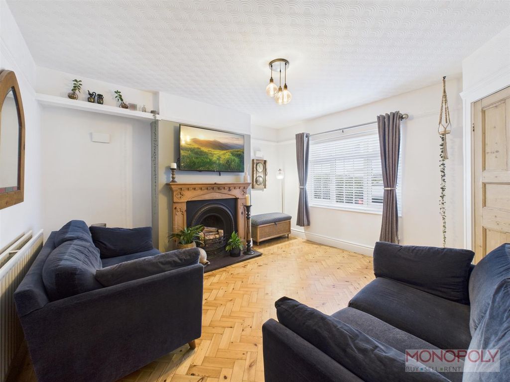 Property photo 2 of 18 Cam01943G0-Pr0596-Still001.Jpg