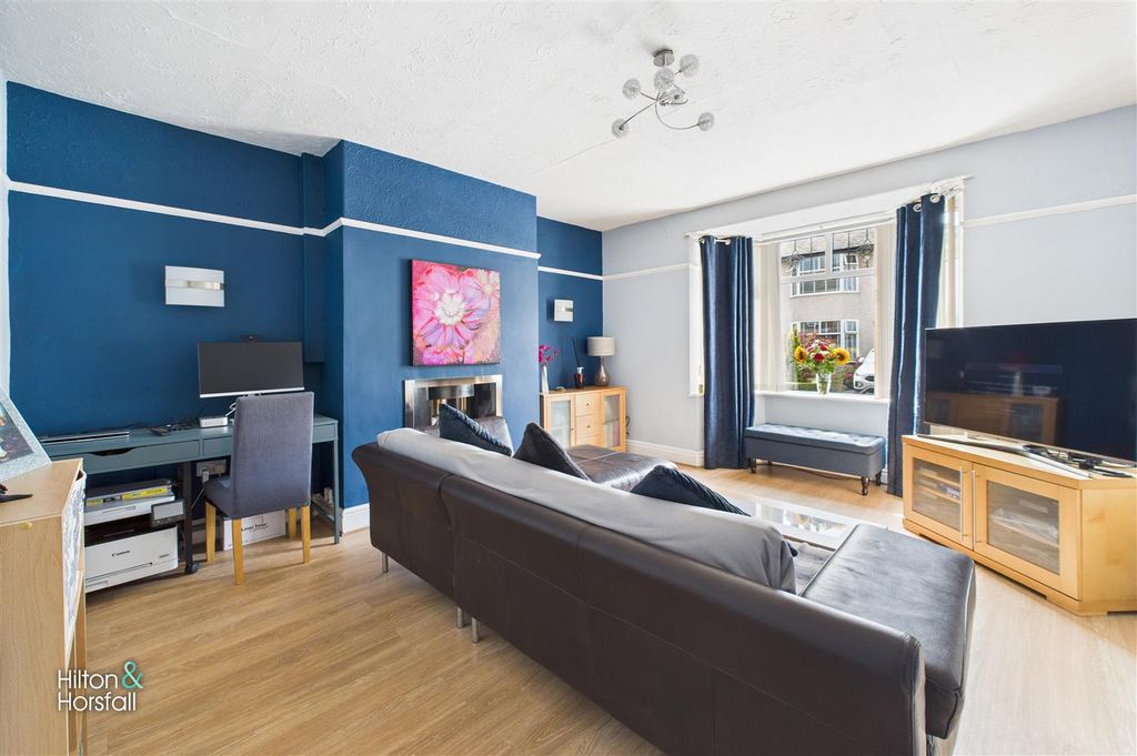 Property photo 2 of 18 Milford Street