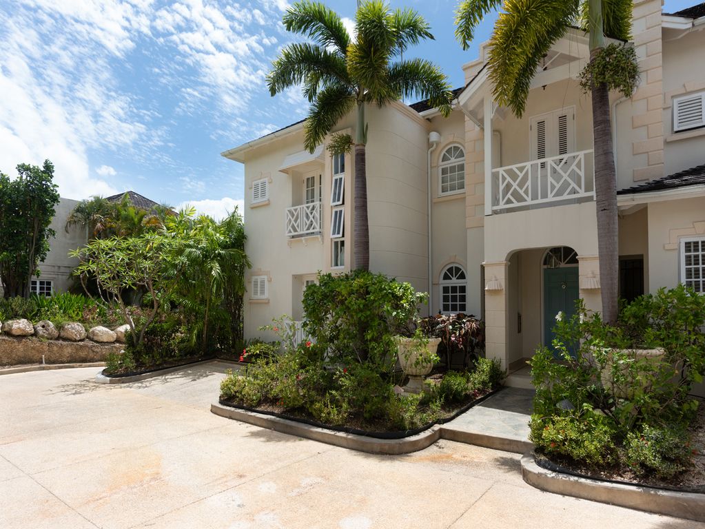 Property photo 2 of 16 Entrance