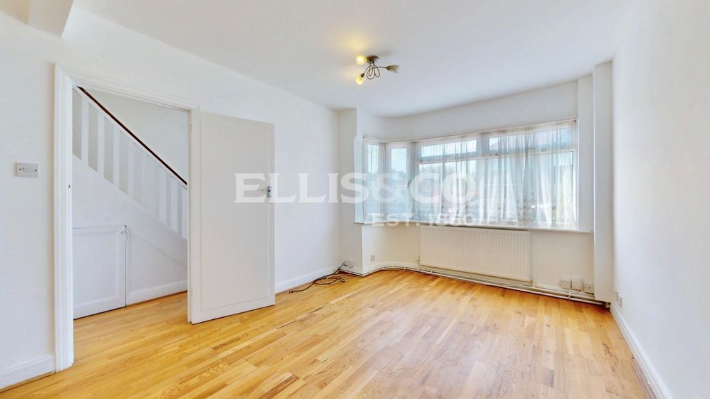 Property photo 3 of 33 Picture No. 12