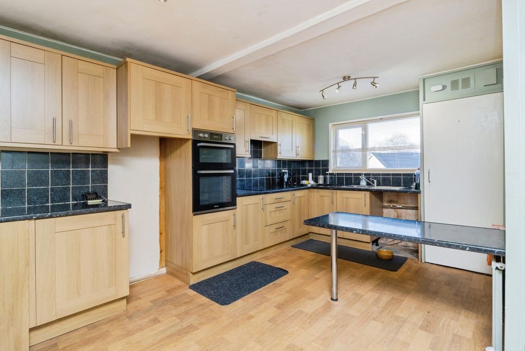 Property photo 2 of 16 Pbox-Img.Jpg