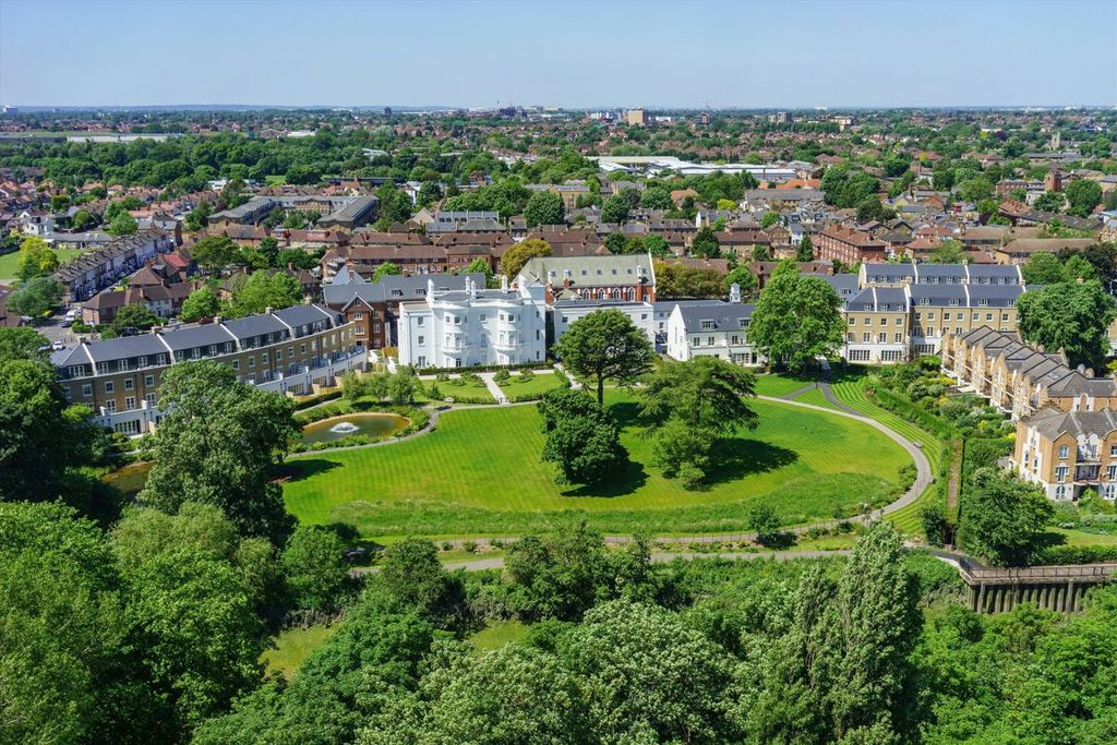 Property photo 2 of 8