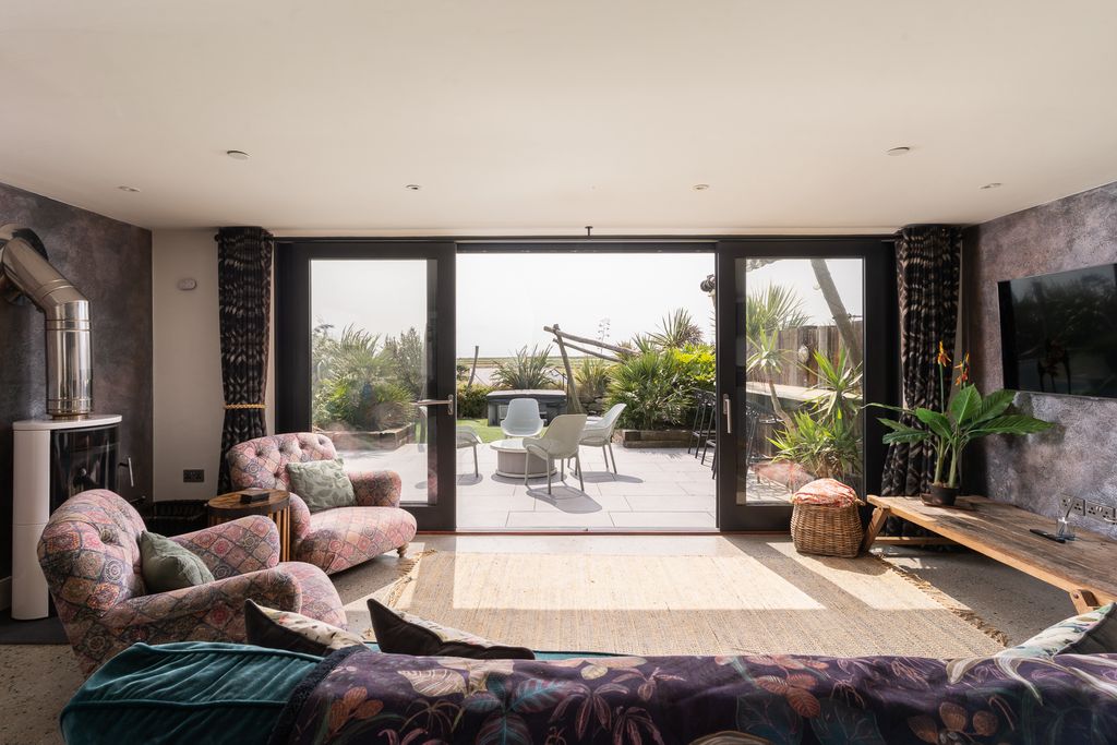 Property photo 3 of 45