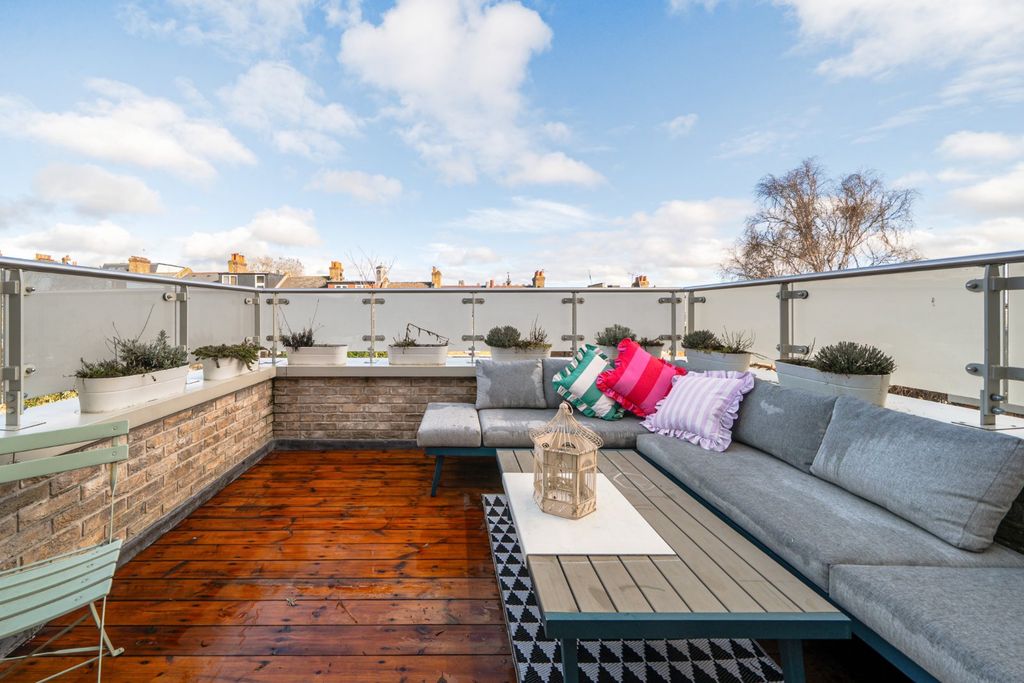 Property photo 2 of 17 Picture No. 60