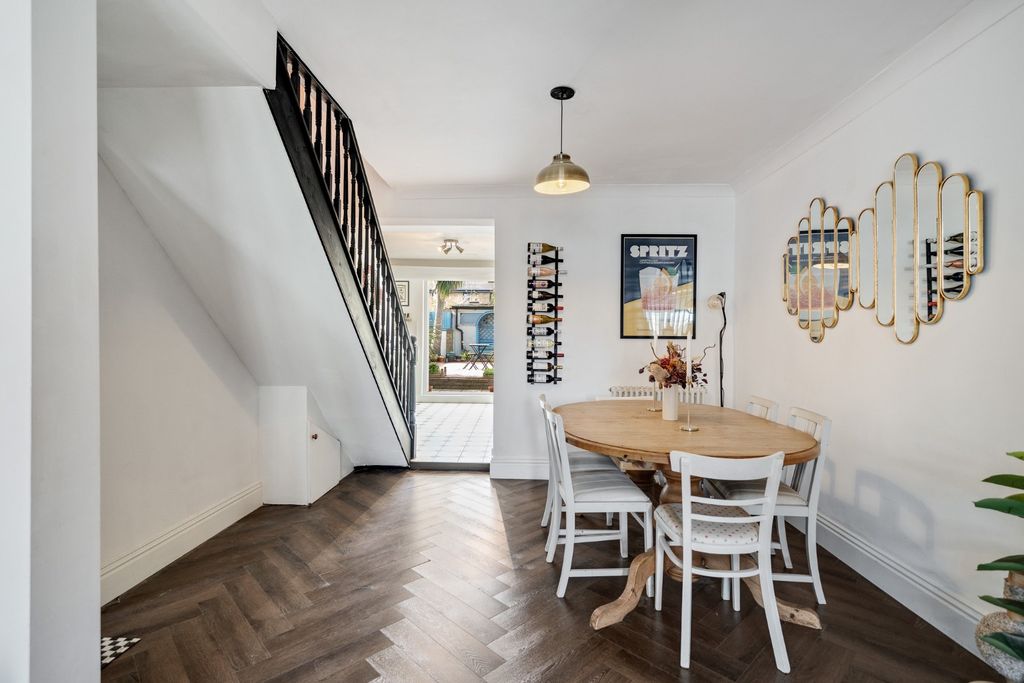 Property photo 3 of 22 4838763