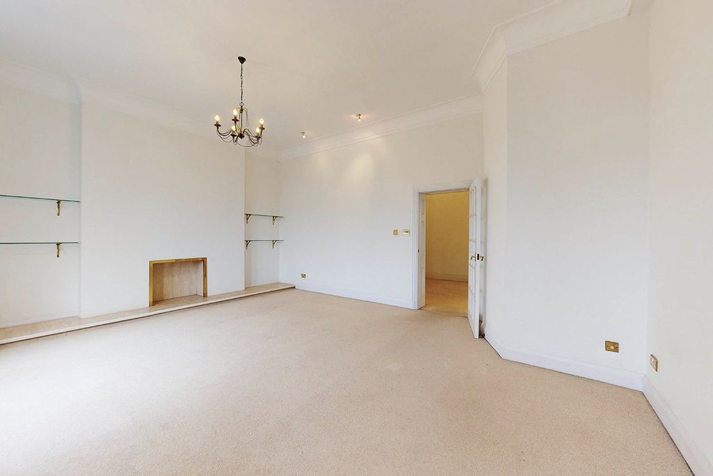 Property photo 3 of 10 Picture No. 30