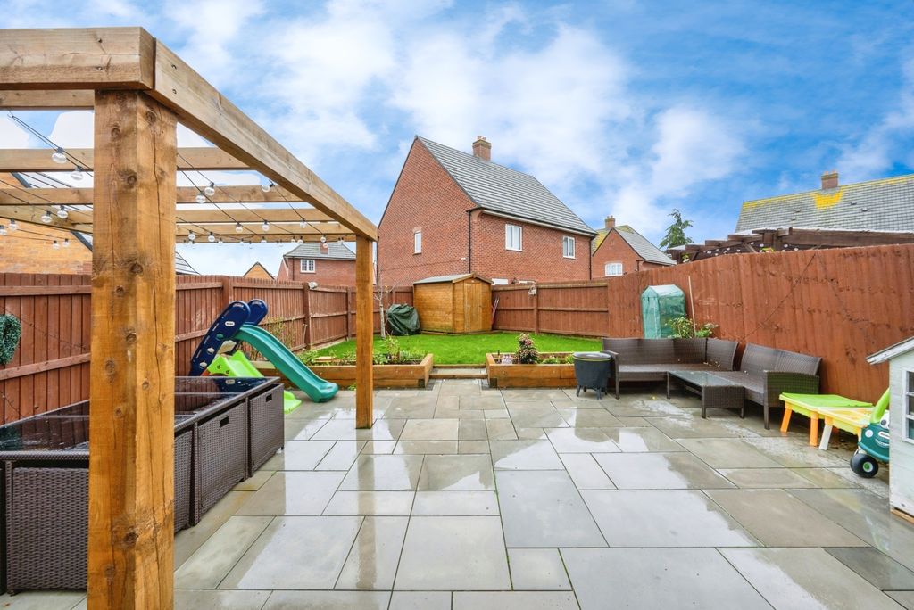 Property photo 2 of 17 Photo