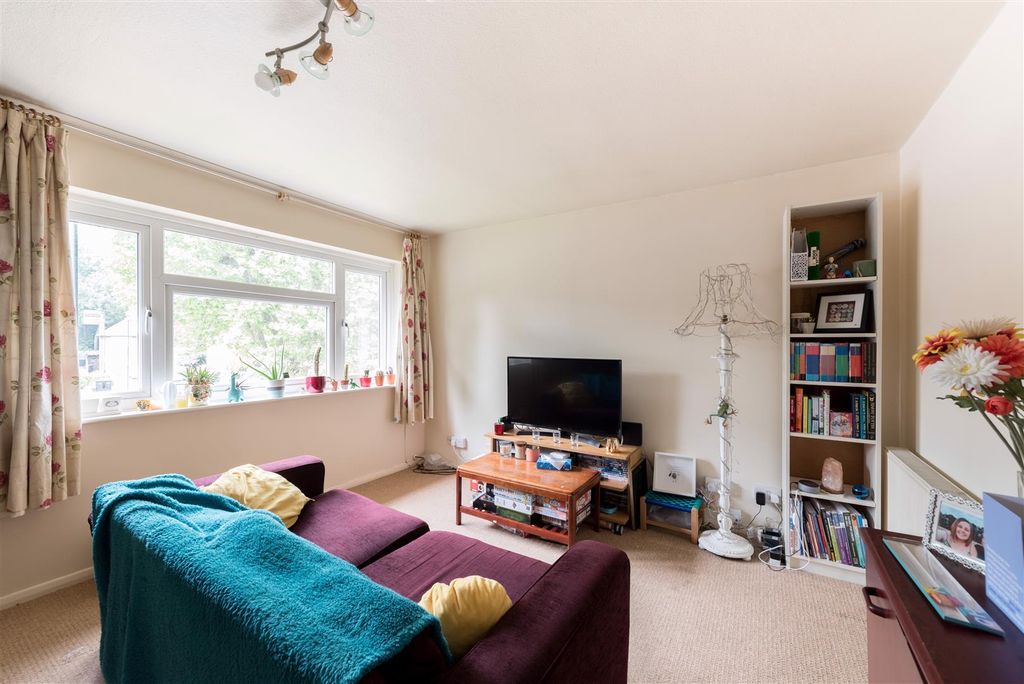 Property photo 3 of 12