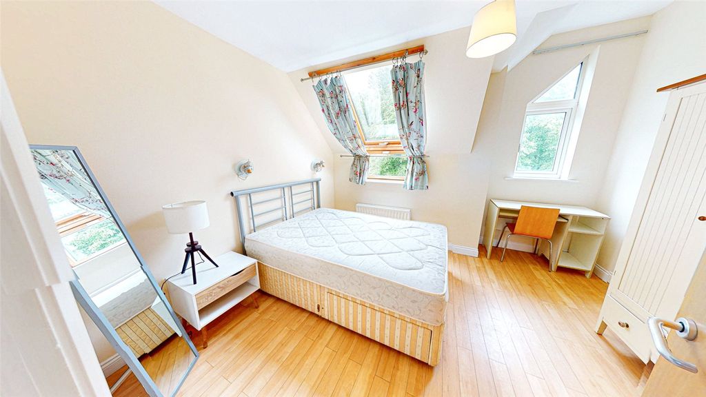 Property photo 2 of 14 Picture No. 13