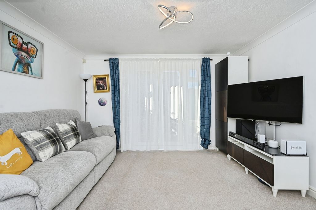 Property photo 2 of 17 Living Room