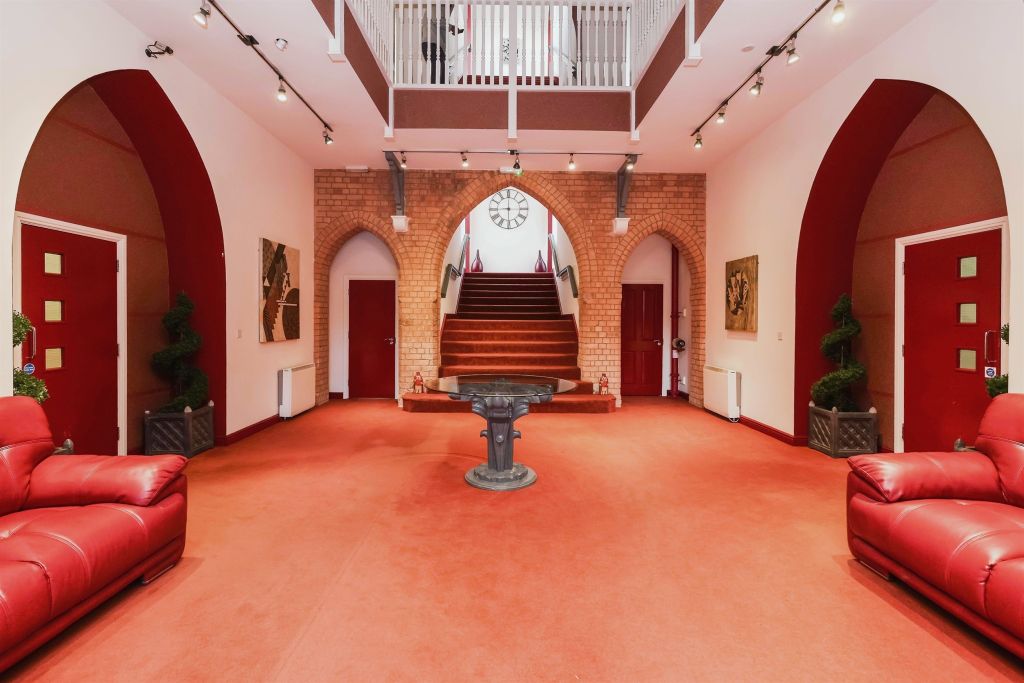 Property photo 2 of 17